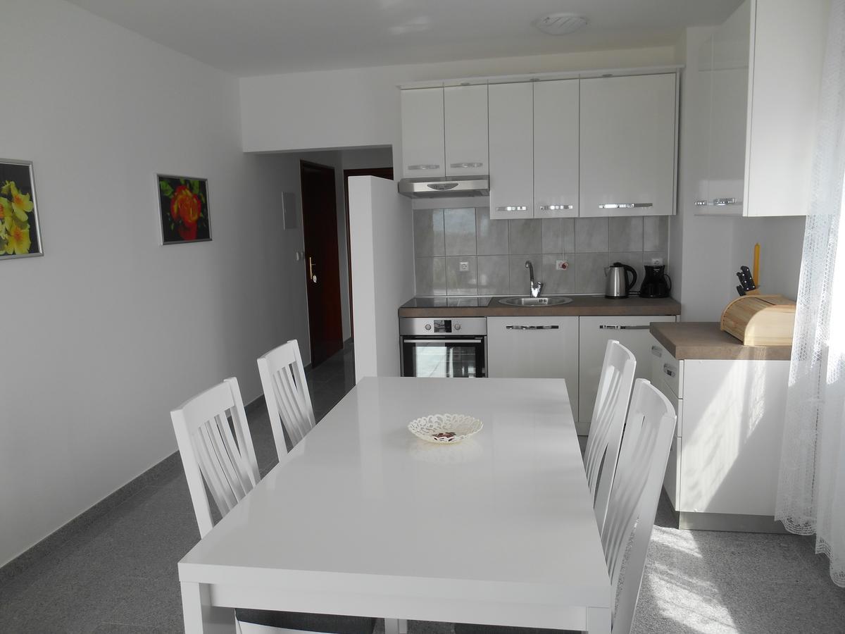 Apartments Diana Шмирка Екстер'єр фото