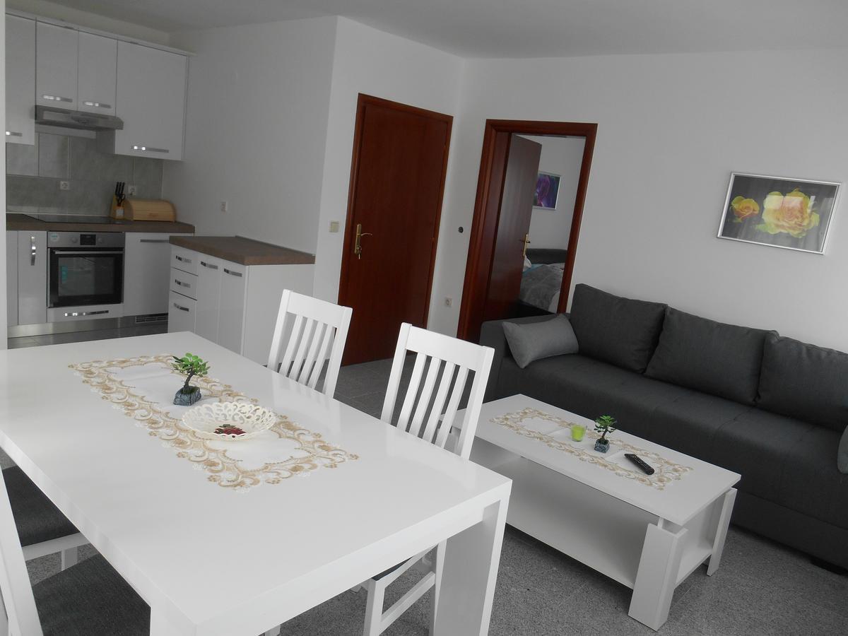 Apartments Diana Шмирка Екстер'єр фото